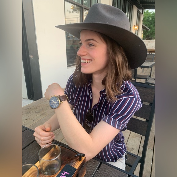 Meet your Posher, Kylee - Picture 2 of 2